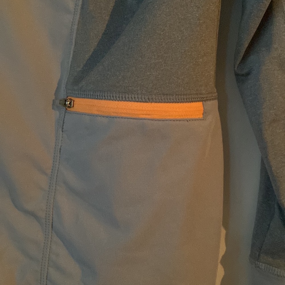 Athletic pull over. - Picture 6 of 6